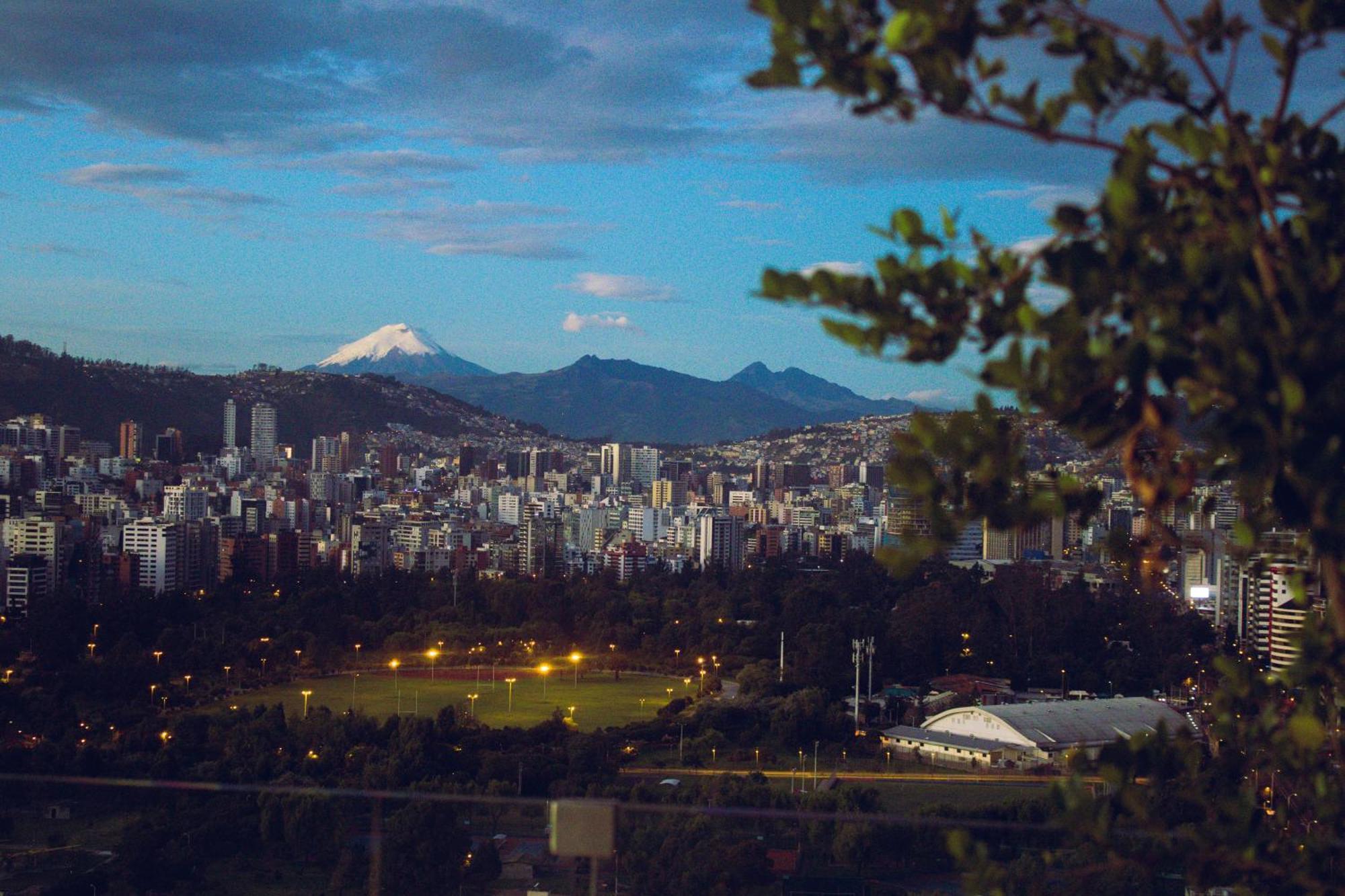 Hermoso Penthouse Vistas Espectacular Apartment Quito Exterior photo